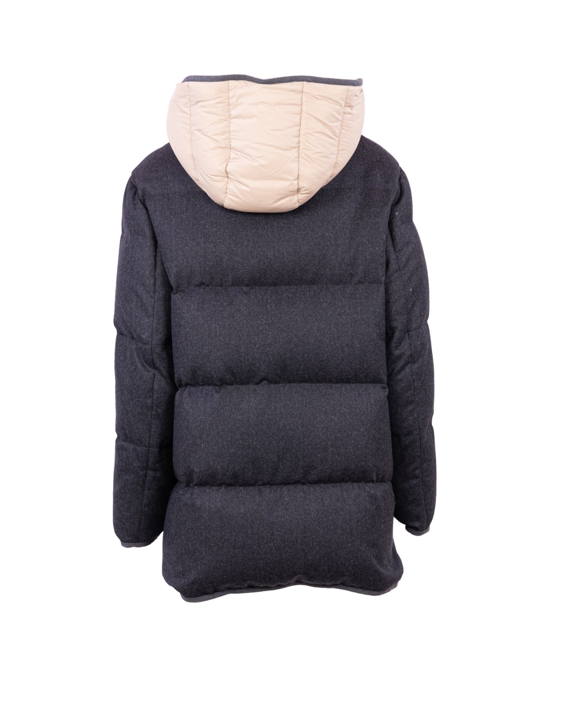 shop BRUNELLO CUCINELLI Saldi Piumino: Brunello Cucinelli piumino in flanella di lana vergine.
Cappuccio.
Chiusura con zip e doppio cursore.
Tasche basse.
Polsini con elastico.
Imbottitura realizzata con materiali naturali di alta qualità: 90% piumino d'oca, 10% piuma d'oca.
Composizione: 100% LANA VERGINE.
Fabbricato in Italia.. MT2262704-C005 number 844302